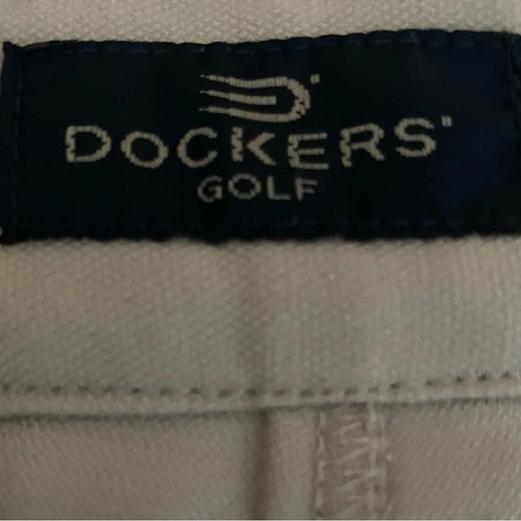 DOCKERS Golf Men’s 38" W Beige Pleated Front Belt Looped Shorts 9” Inseam - Picture 6 of 10